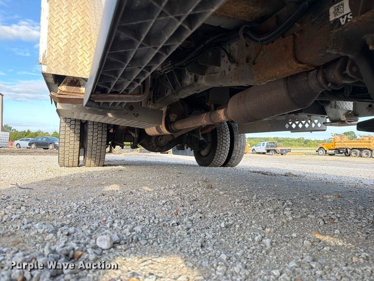 image for item DZ4932 2015 Ford F550 Super Duty XL bucket truck