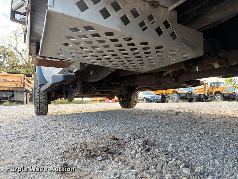 image for item DZ4932 2015 Ford F550 Super Duty XL bucket truck