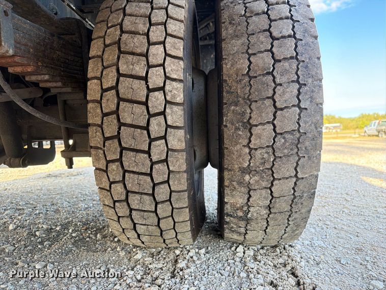 image for item DZ4932 2015 Ford F550 Super Duty XL bucket truck