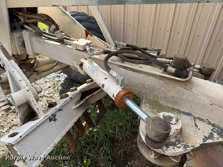 image for item EA0577 1987 Champion 710A motor grader