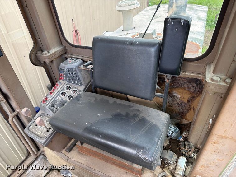 image for item EA0577 1987 Champion 710A motor grader