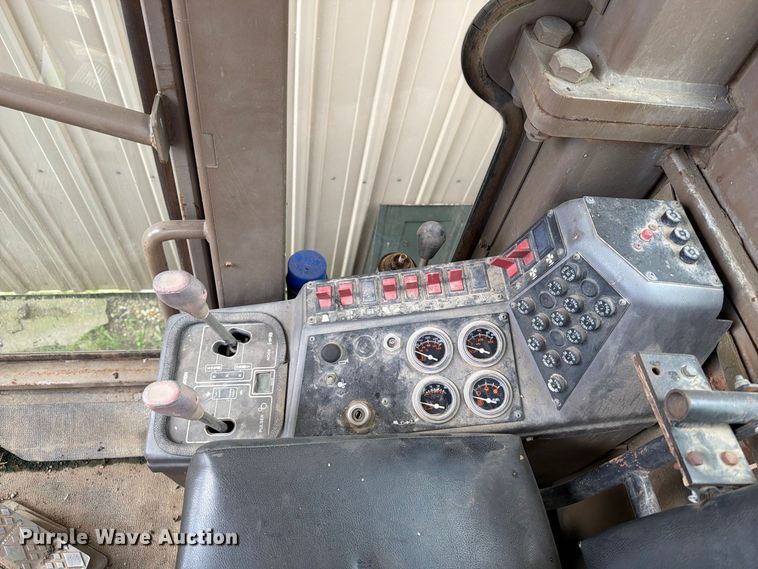 image for item EA0577 1987 Champion 710A motor grader