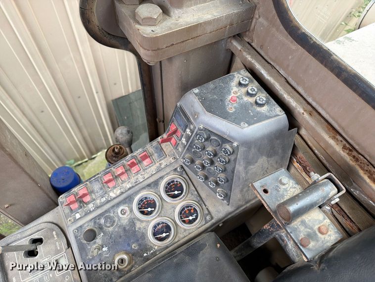 image for item EA0577 1987 Champion 710A motor grader