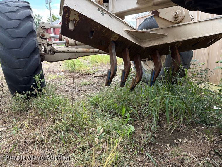 image for item EA0577 1987 Champion 710A motor grader