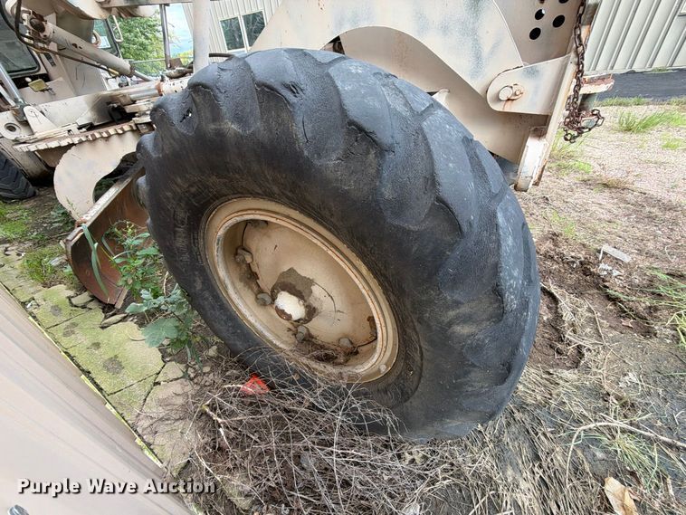 image for item EA0577 1987 Champion 710A motor grader