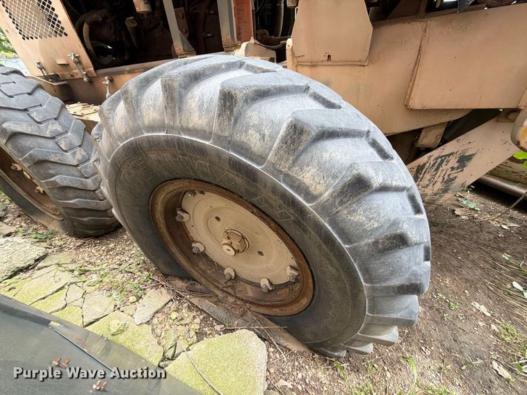 image for item EA0577 1987 Champion 710A motor grader