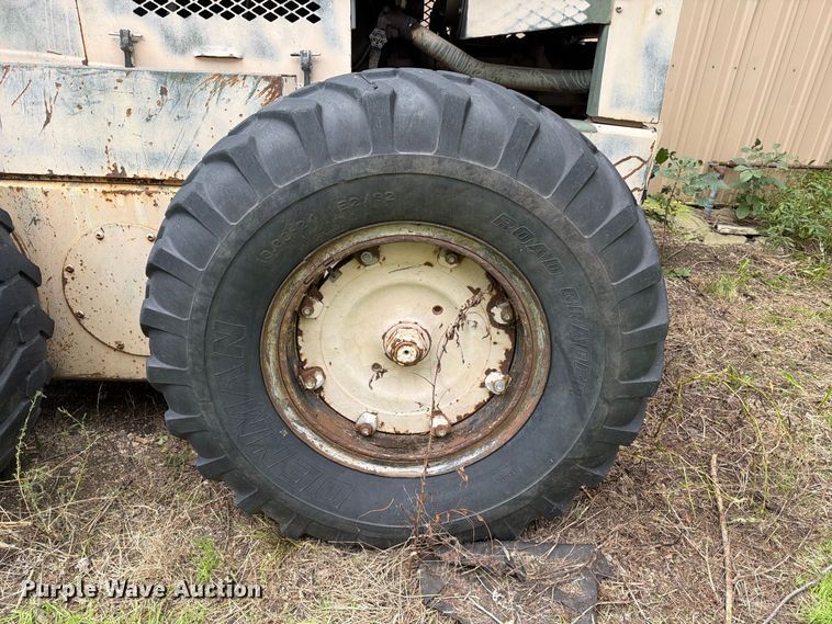 image for item EA0577 1987 Champion 710A motor grader