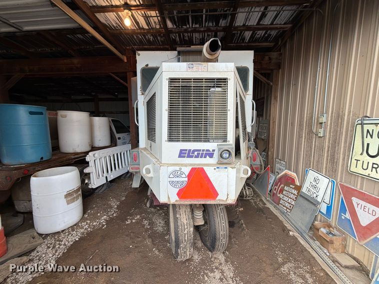 image for item EA0578 2002 Elgin Pelican street sweeper truck