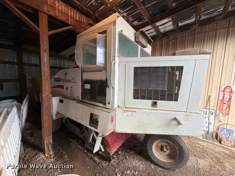 image for item EA0578 2002 Elgin Pelican street sweeper truck