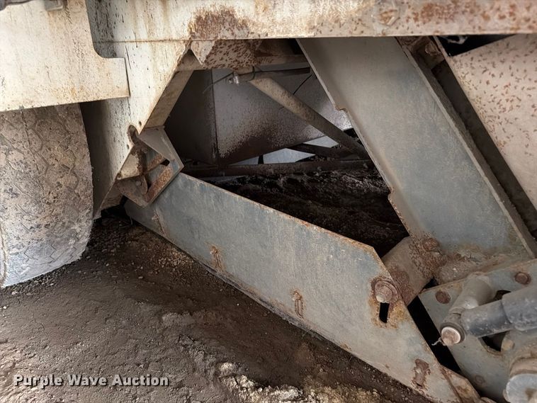 image for item EA0578 2002 Elgin Pelican street sweeper truck