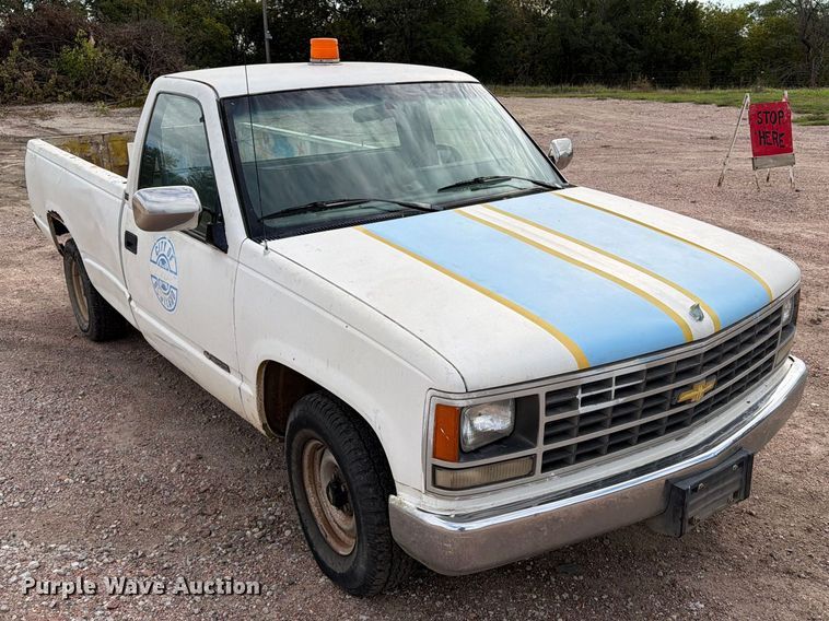 image for item EA0579 1991 Chevrolet C1500 pickup truck