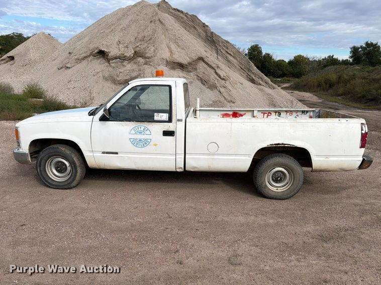 image for item EA0579 1991 Chevrolet C1500 pickup truck