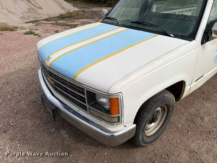 image for item EA0579 1991 Chevrolet C1500 pickup truck