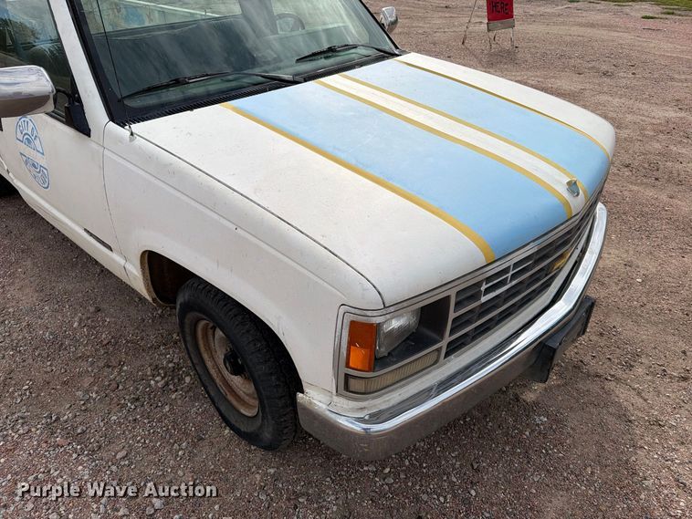 image for item EA0579 1991 Chevrolet C1500 pickup truck