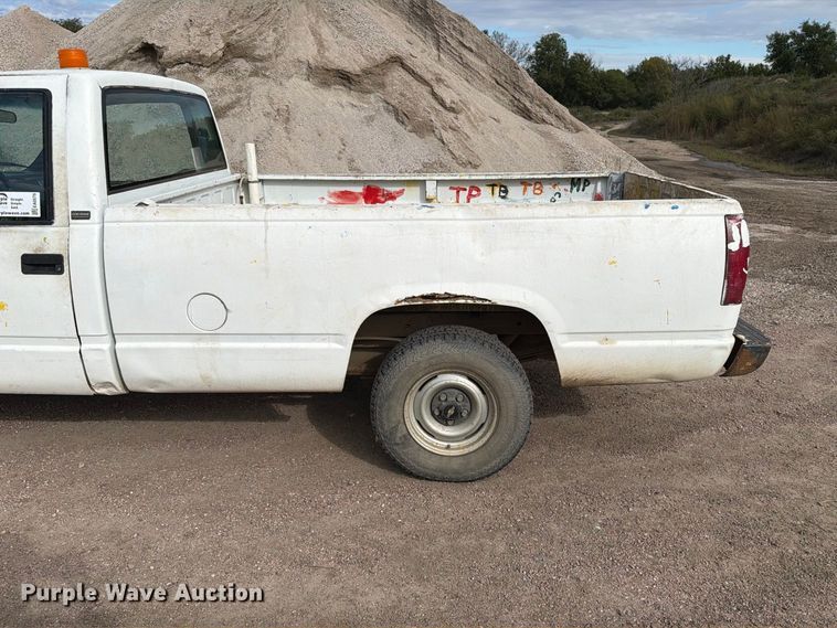 image for item EA0579 1991 Chevrolet C1500 pickup truck