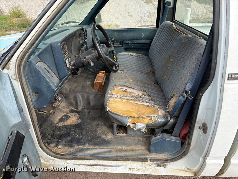image for item EA0579 1991 Chevrolet C1500 pickup truck