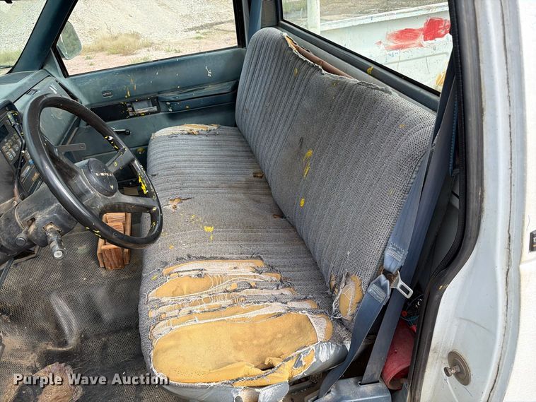 image for item EA0579 1991 Chevrolet C1500 pickup truck