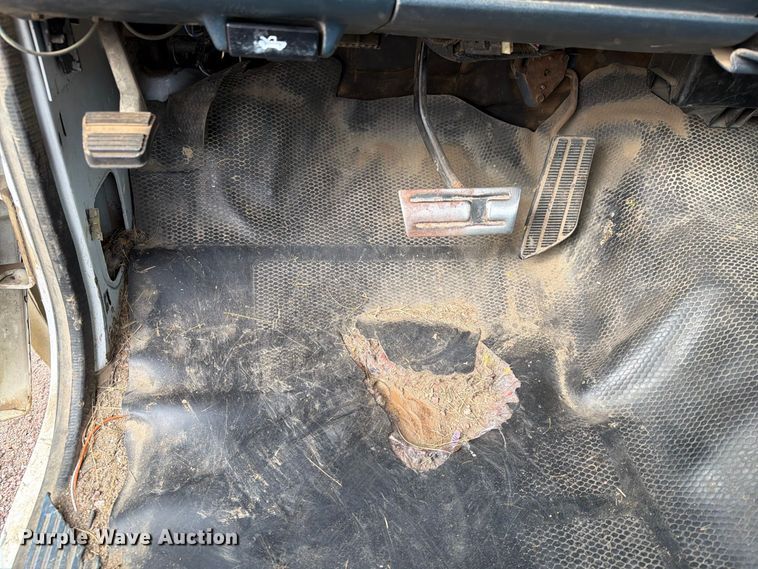 image for item EA0579 1991 Chevrolet C1500 pickup truck