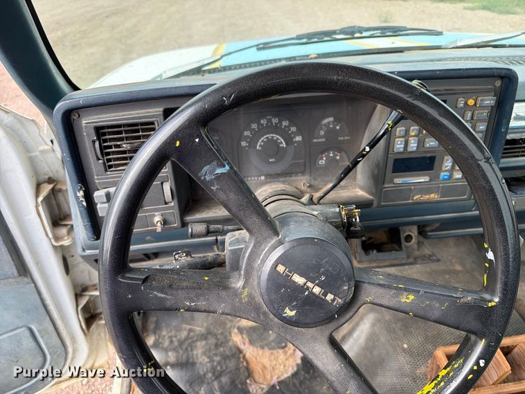 image for item EA0579 1991 Chevrolet C1500 pickup truck