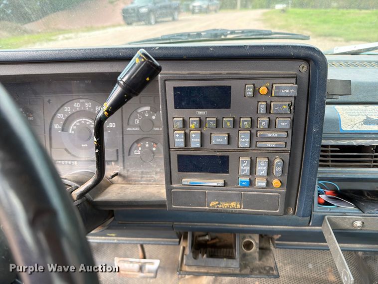 image for item EA0579 1991 Chevrolet C1500 pickup truck