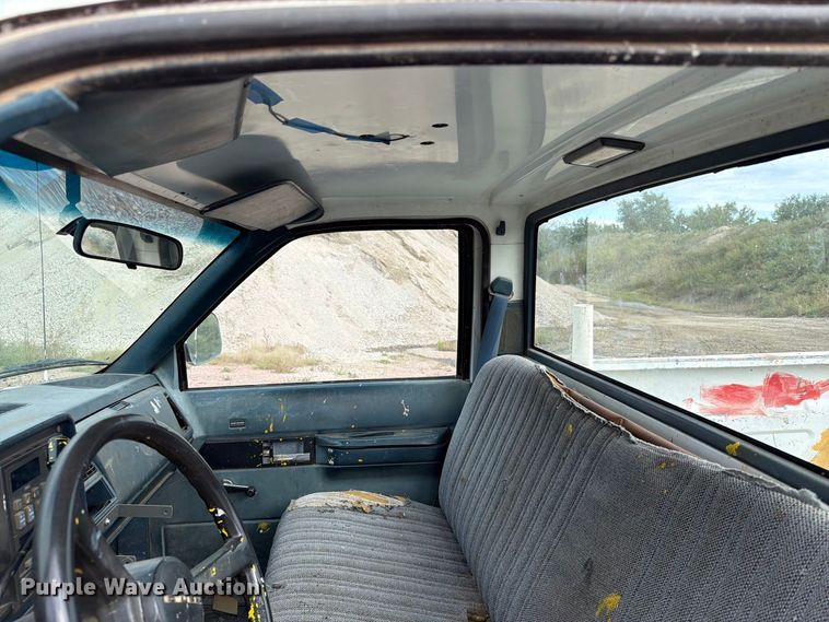 image for item EA0579 1991 Chevrolet C1500 pickup truck