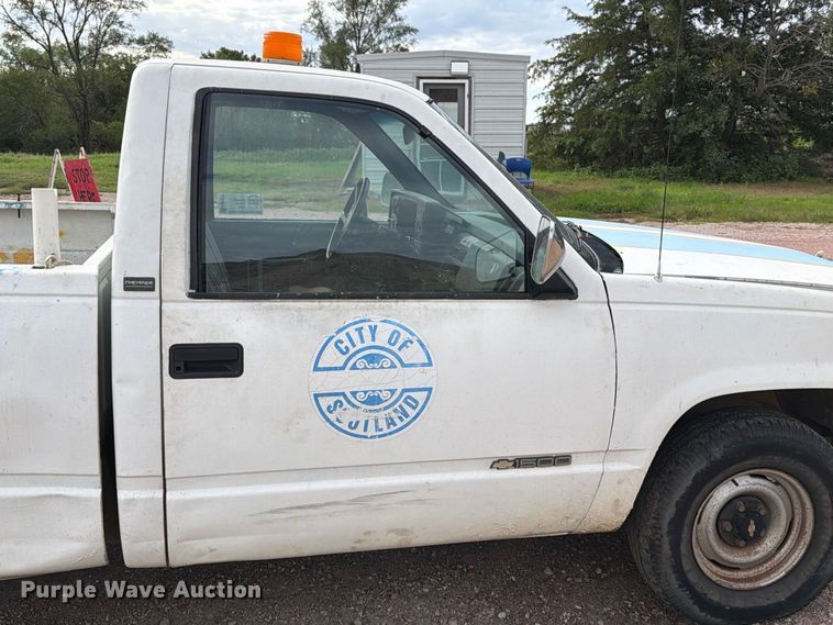 image for item EA0579 1991 Chevrolet C1500 pickup truck