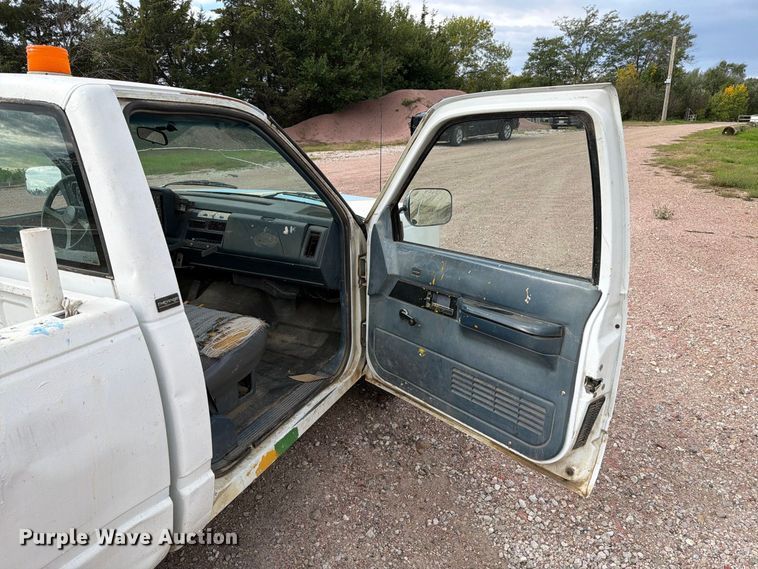 image for item EA0579 1991 Chevrolet C1500 pickup truck