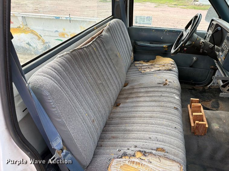 image for item EA0579 1991 Chevrolet C1500 pickup truck