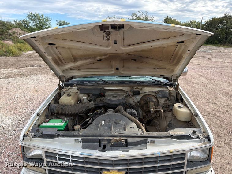 image for item EA0579 1991 Chevrolet C1500 pickup truck