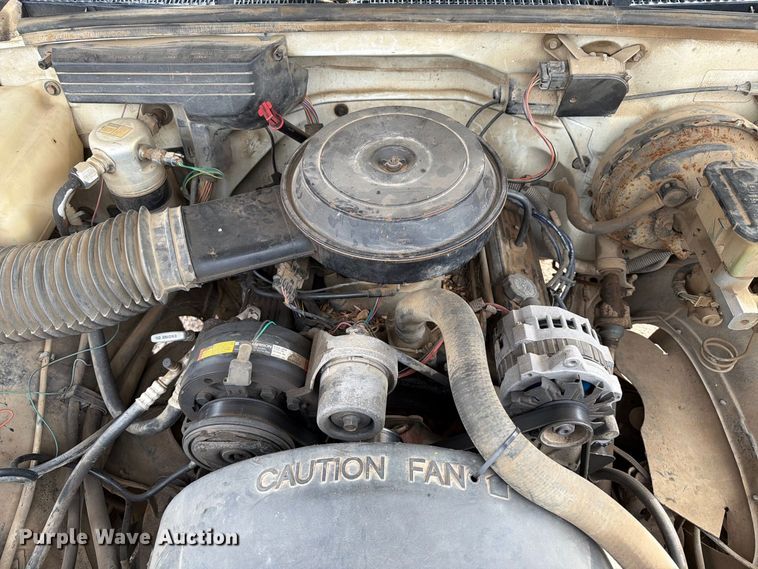 image for item EA0579 1991 Chevrolet C1500 pickup truck