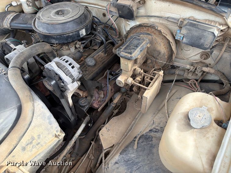 image for item EA0579 1991 Chevrolet C1500 pickup truck