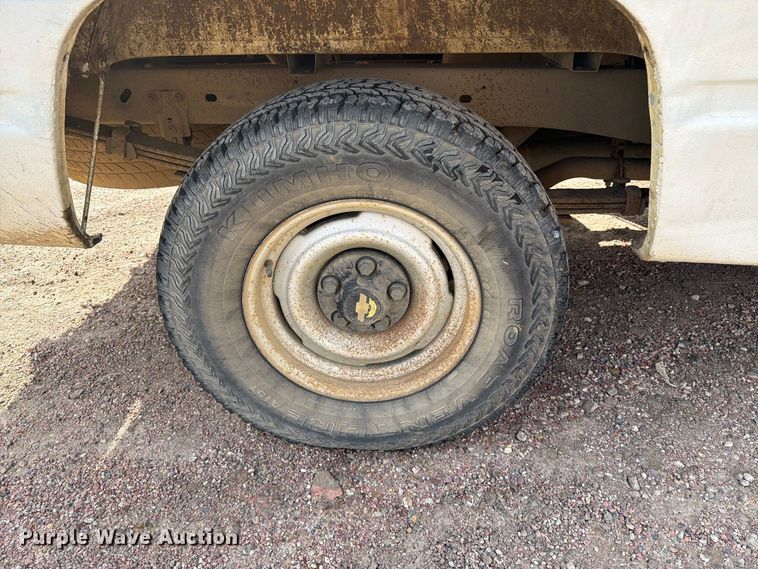 image for item EA0579 1991 Chevrolet C1500 pickup truck