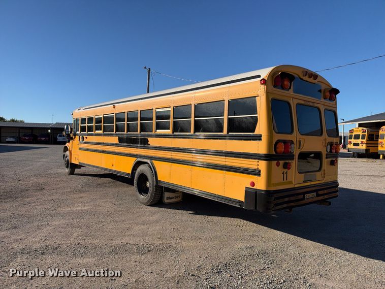 image for item EC4640 2003 International 3800 school bus
