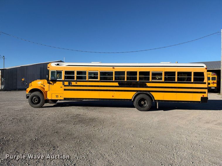 image for item EC4640 2003 International 3800 school bus