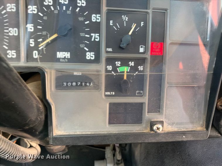 image for item EC4640 2003 International 3800 school bus