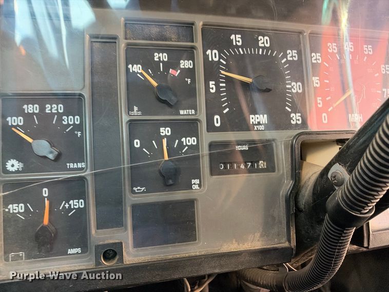 image for item EC4640 2003 International 3800 school bus