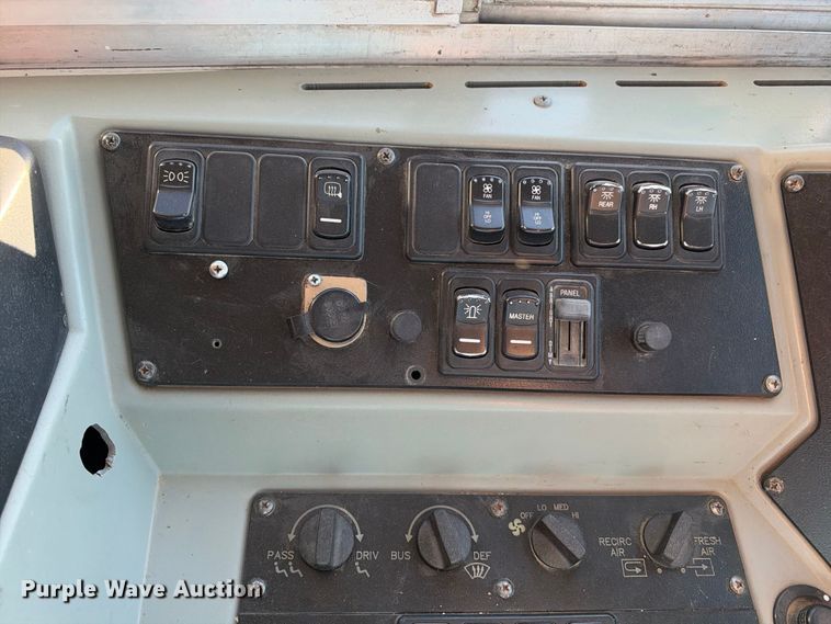 image for item EC4640 2003 International 3800 school bus