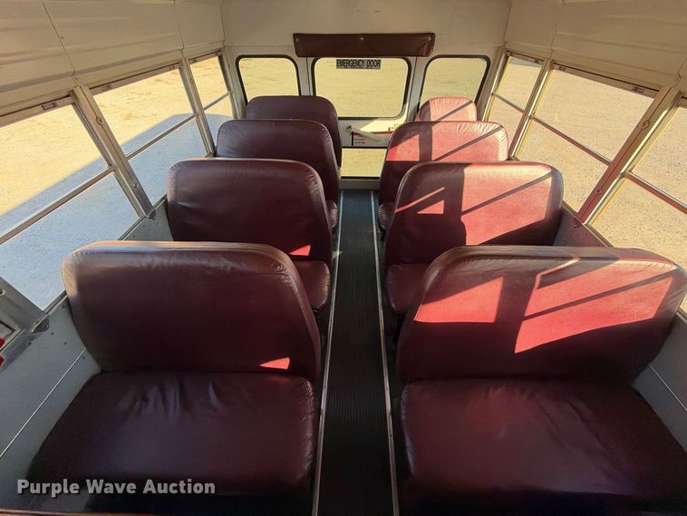 image for item EC4640 2003 International 3800 school bus
