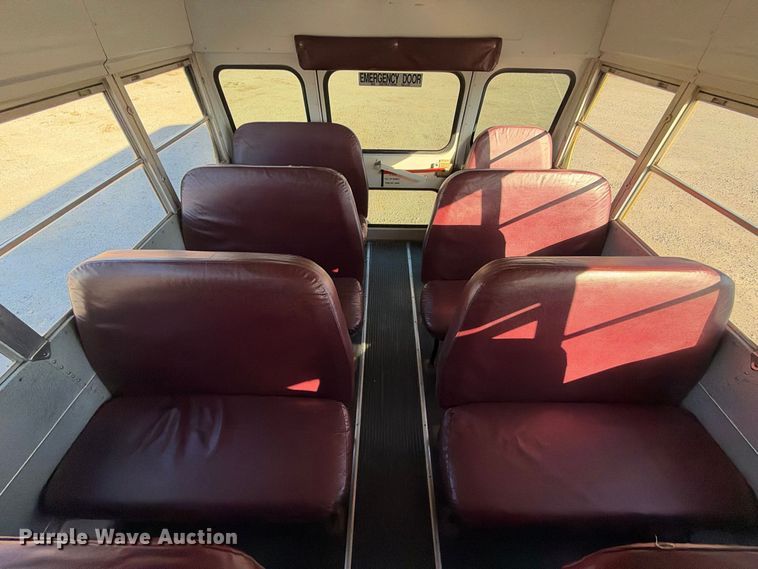 image for item EC4640 2003 International 3800 school bus
