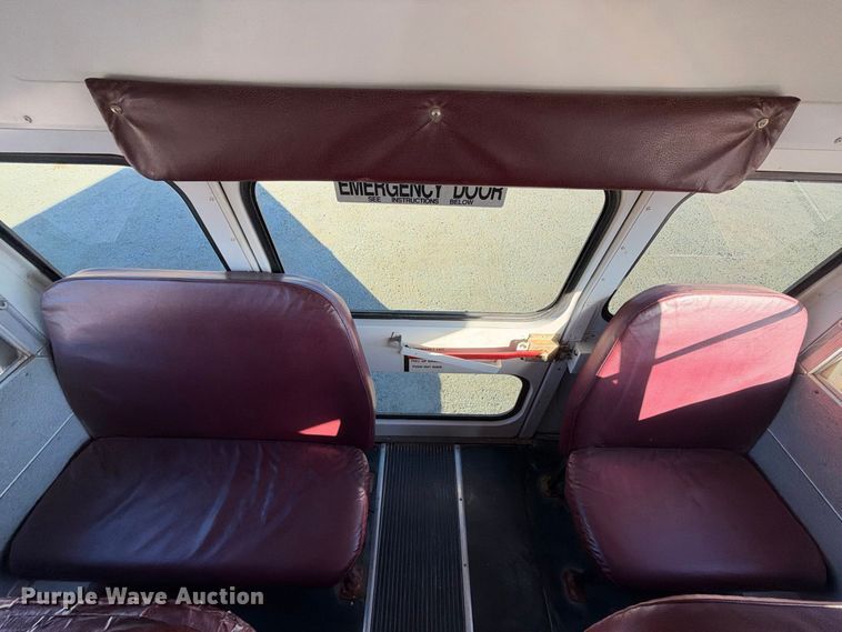 image for item EC4640 2003 International 3800 school bus
