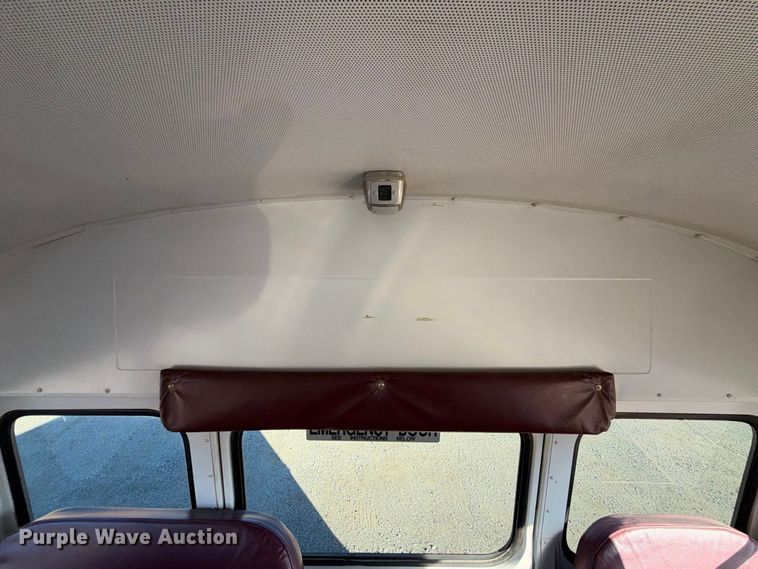 image for item EC4640 2003 International 3800 school bus