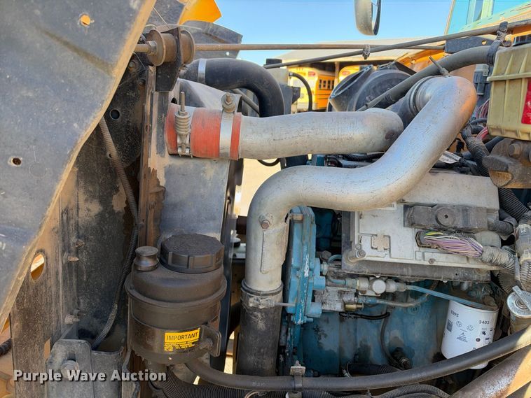 image for item EC4640 2003 International 3800 school bus