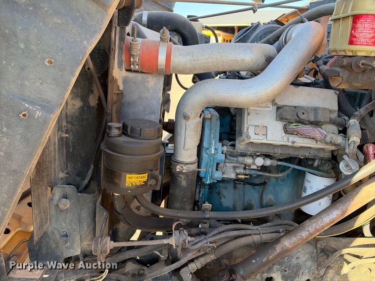image for item EC4640 2003 International 3800 school bus