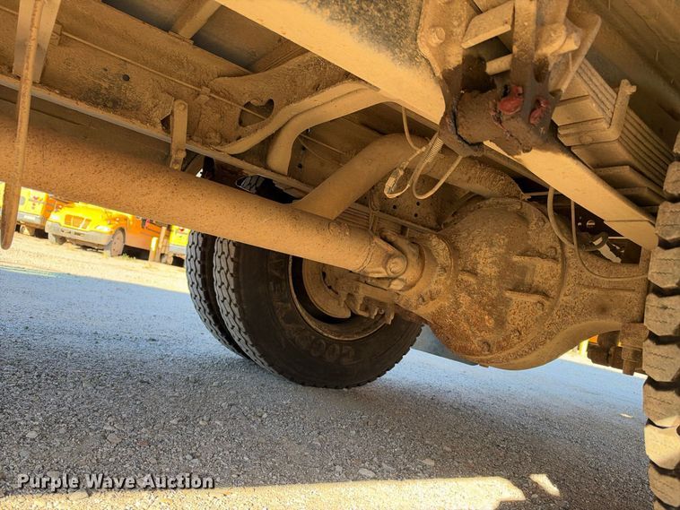 image for item EC4640 2003 International 3800 school bus