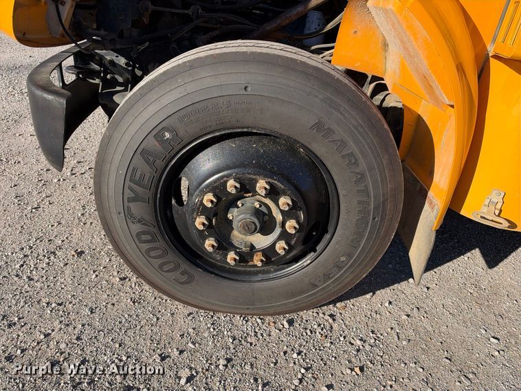 image for item EC4640 2003 International 3800 school bus
