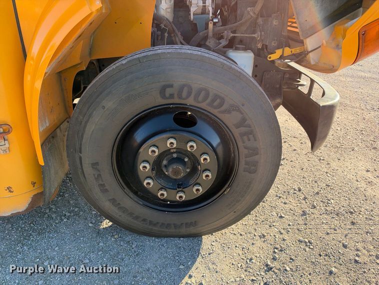 image for item EC4640 2003 International 3800 school bus