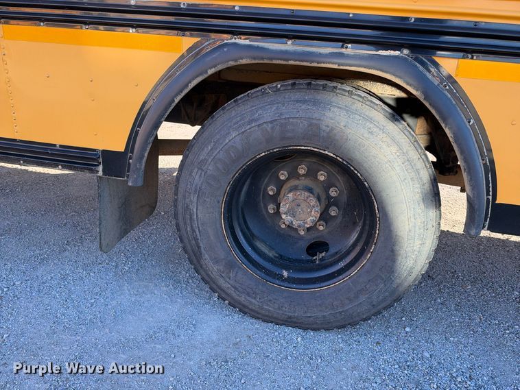 image for item EC4640 2003 International 3800 school bus