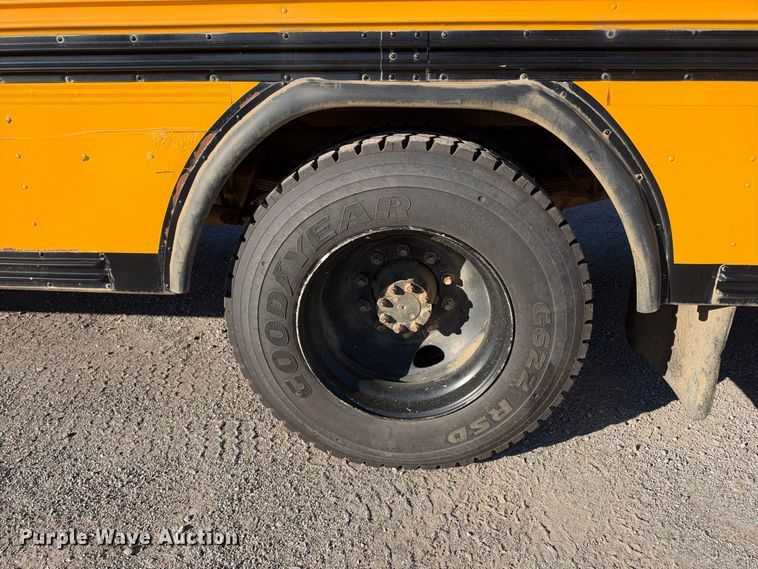 image for item EC4640 2003 International 3800 school bus