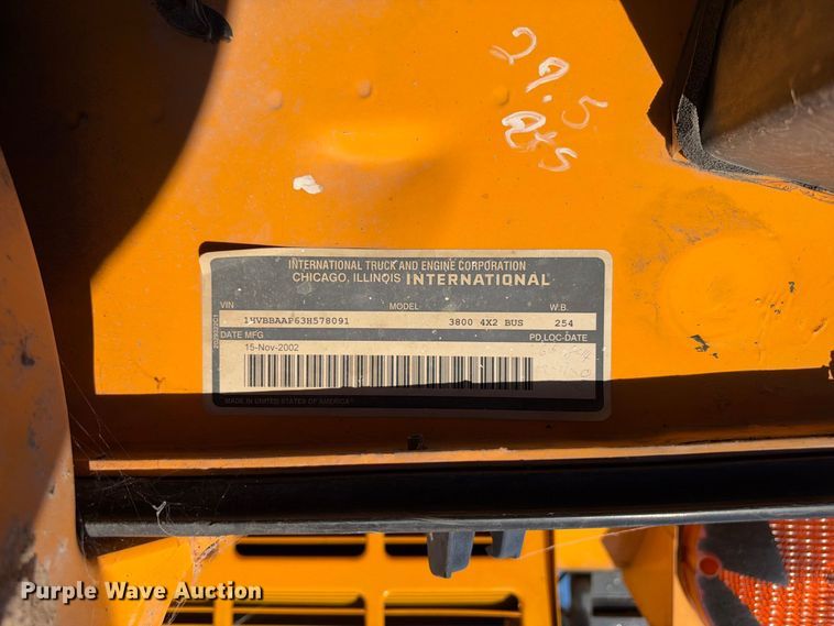 image for item EC4640 2003 International 3800 school bus
