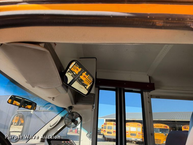 image for item EC4641 2004 Chevrolet Express G3500 school bus
